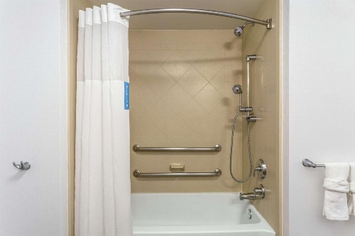 Hampton Inn By Hilton & Suites Chicago-Libertyville image 21